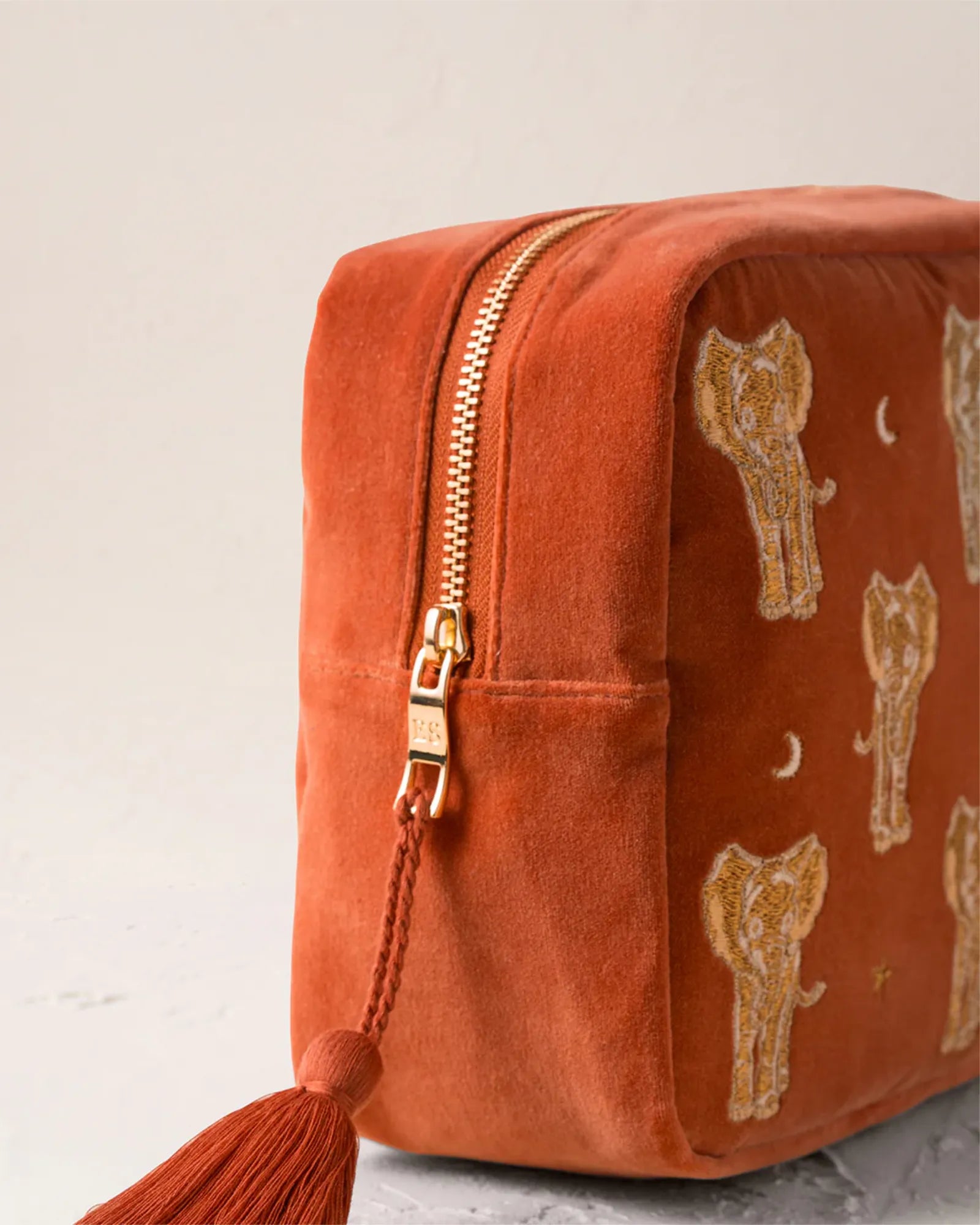 Golden Elephants Rust Wash Bag