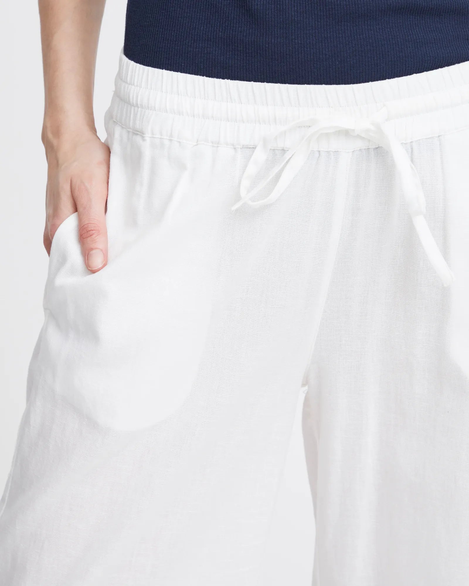 FRMADDIE Trousers - White