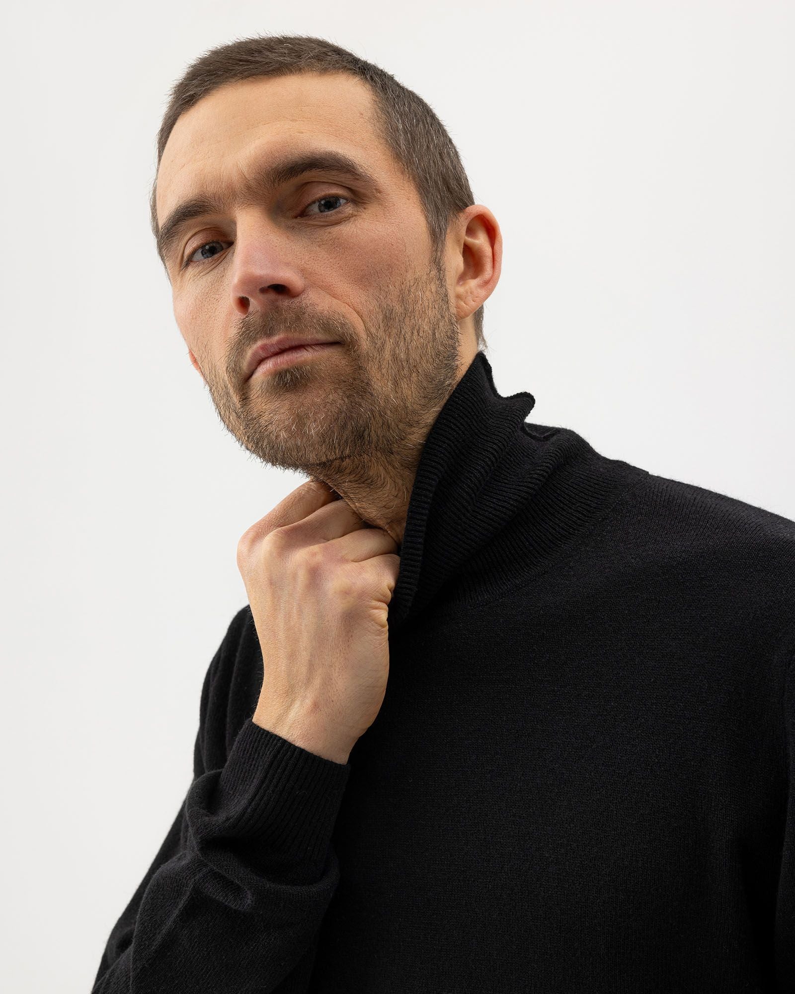 Johan Roll Neck Jumper - Black