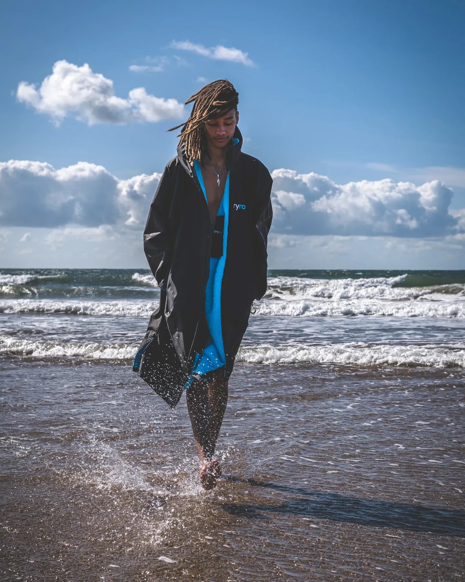 dryrobe Advance Long Sleeve - Black/Blue