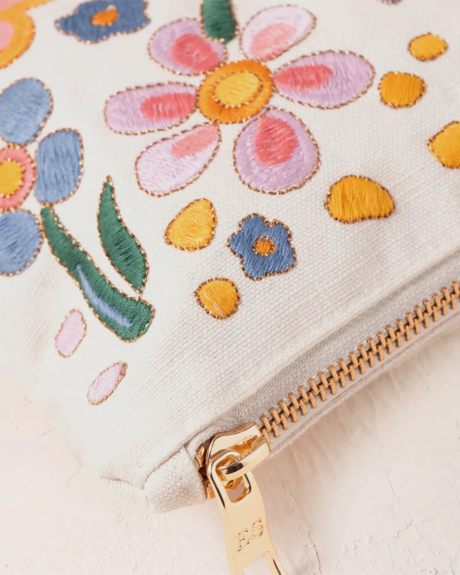 Flower Power Cream Everyday Pouch