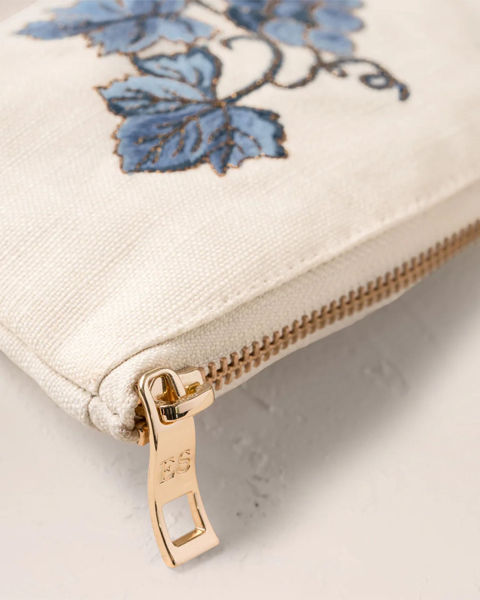 Grapevine Cream Coin Purse