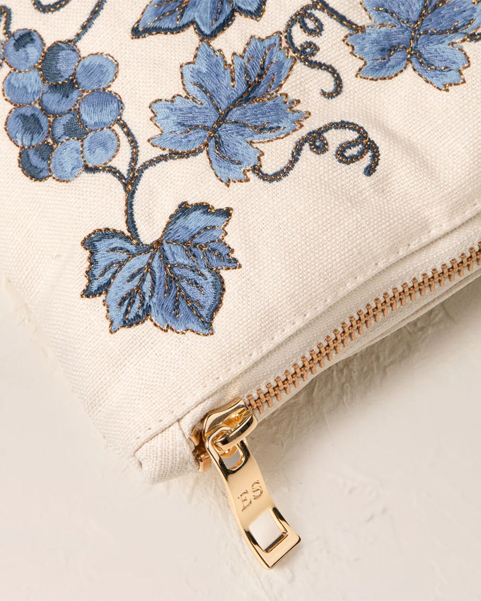 Grapevine Cream Everyday Pouch