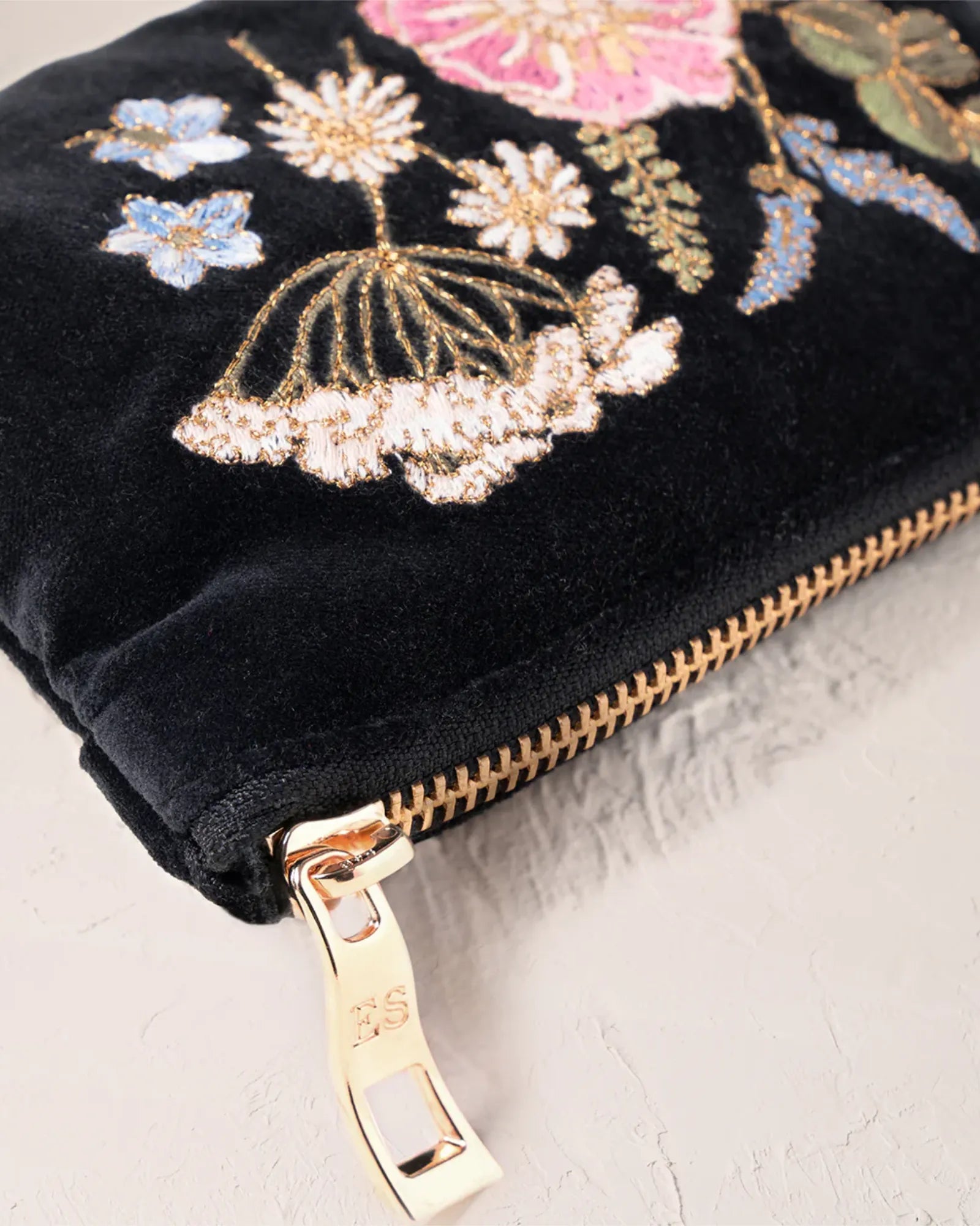 Pressed Flowers Charcoal Coin Purse