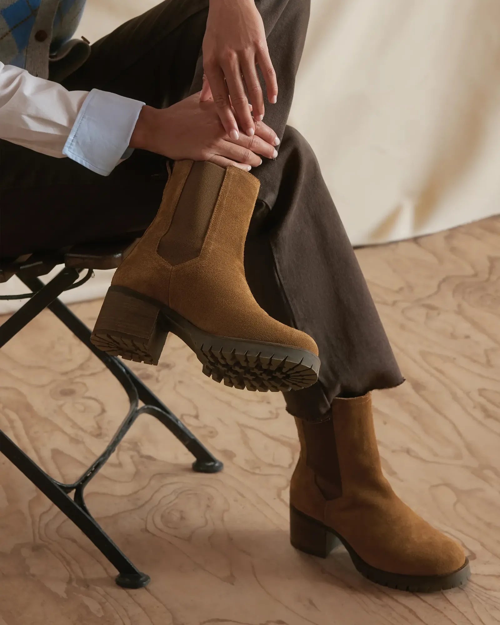 Heeled Boudica Ankle Boot - Tan Suede