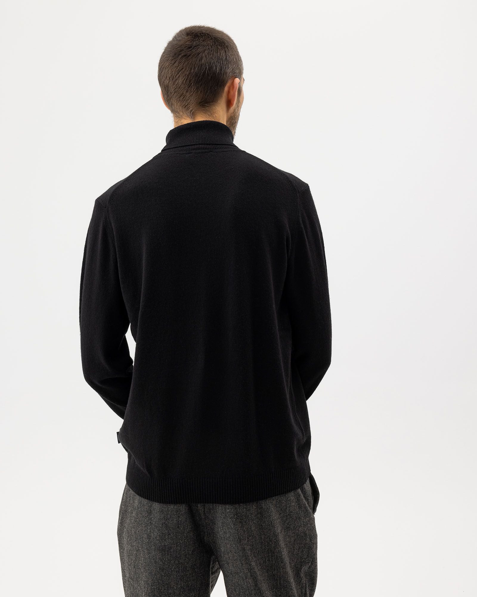 Johan Roll Neck Jumper - Black