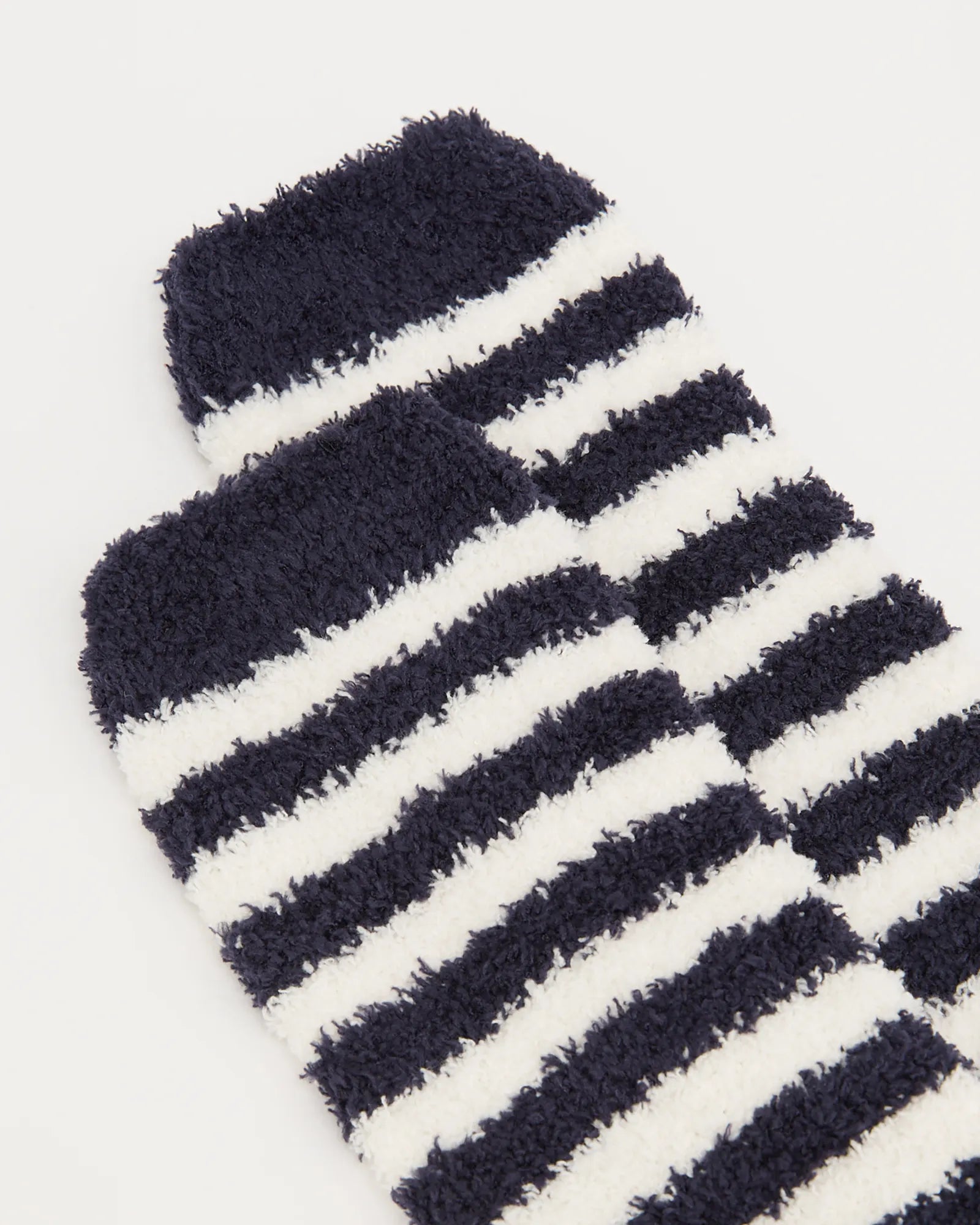 Fluffy Navy/Cream Socks