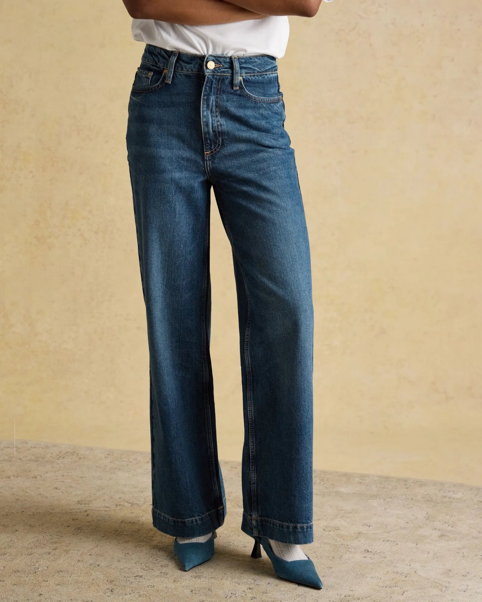 High Rise Wide Leg Jeans - Mid Blue