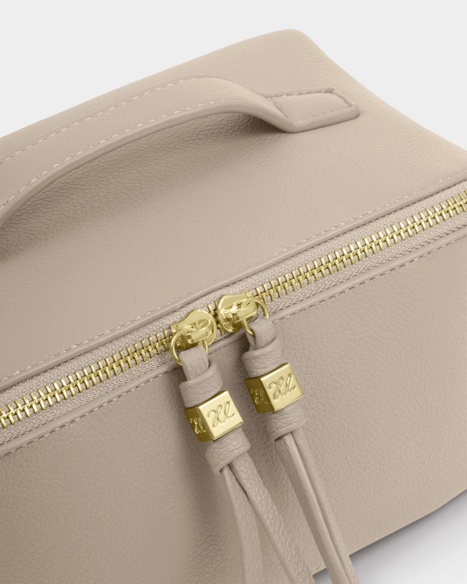 Soho Medium Makeup & Wash Bag - Oyster