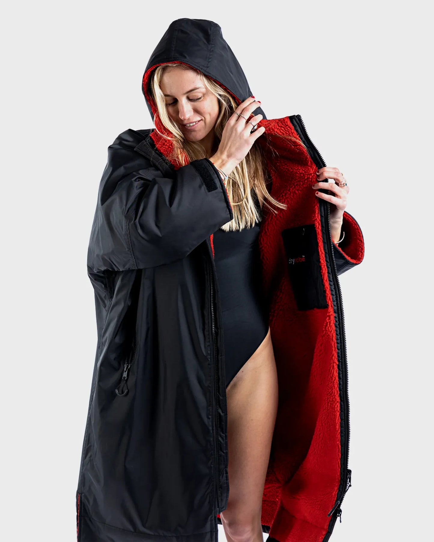 dryrobe Advance Long Sleeve - Black/Red