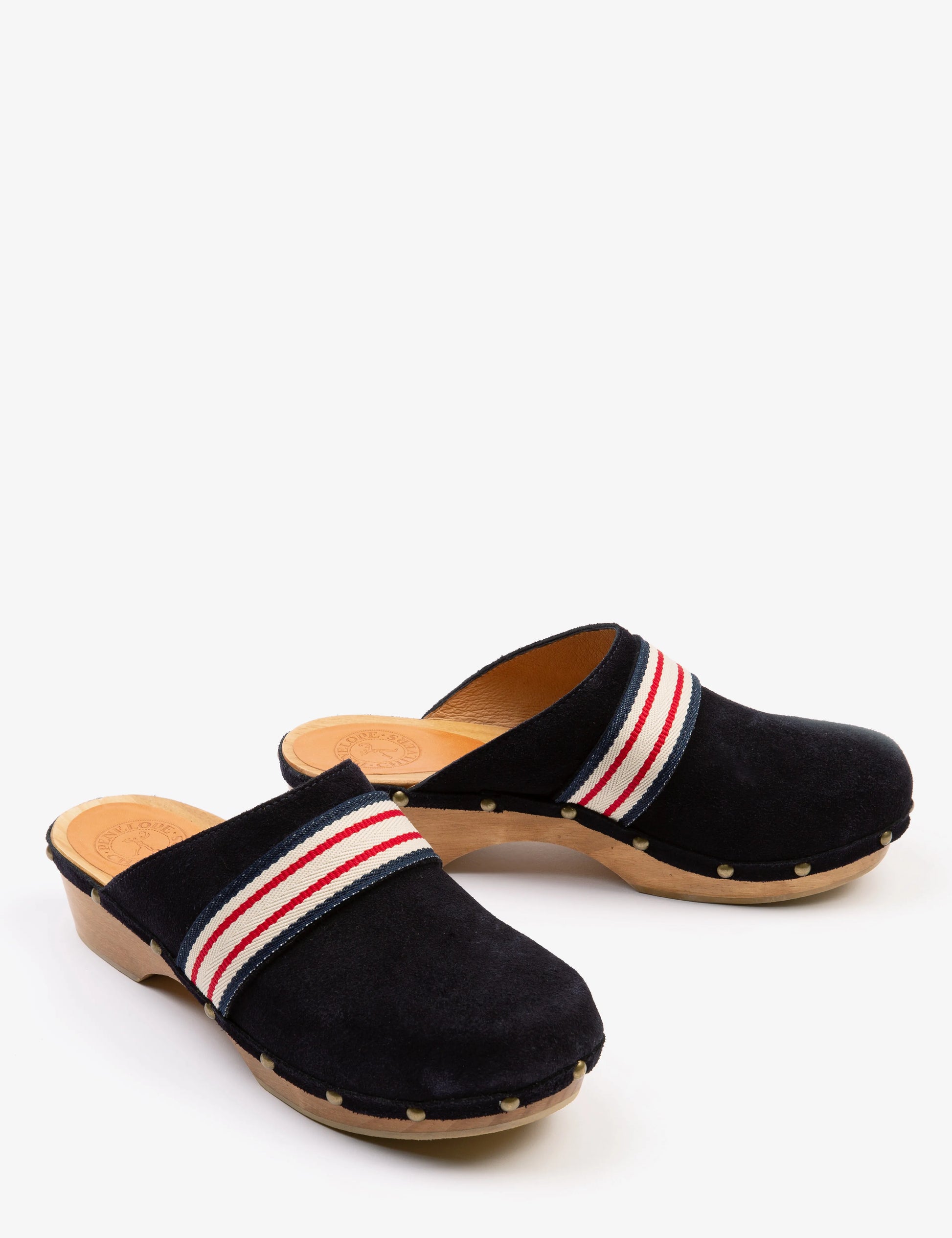 Beacon clog outlet